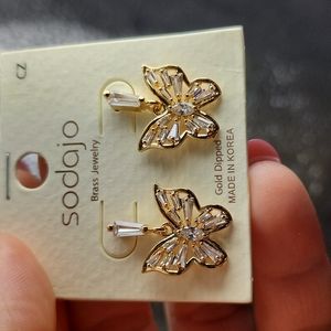 Butterfly earrings gold shade with bling